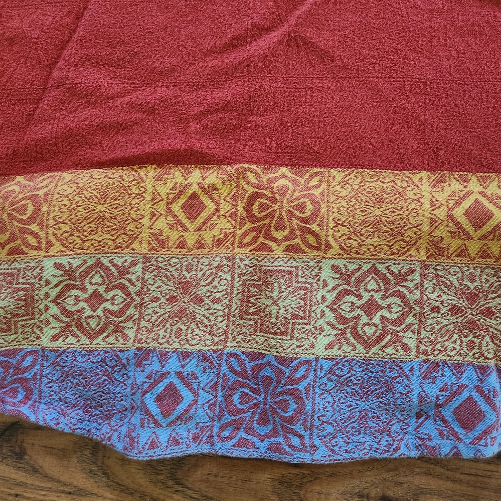 59" Round Table Cover - Picture 2 of 3